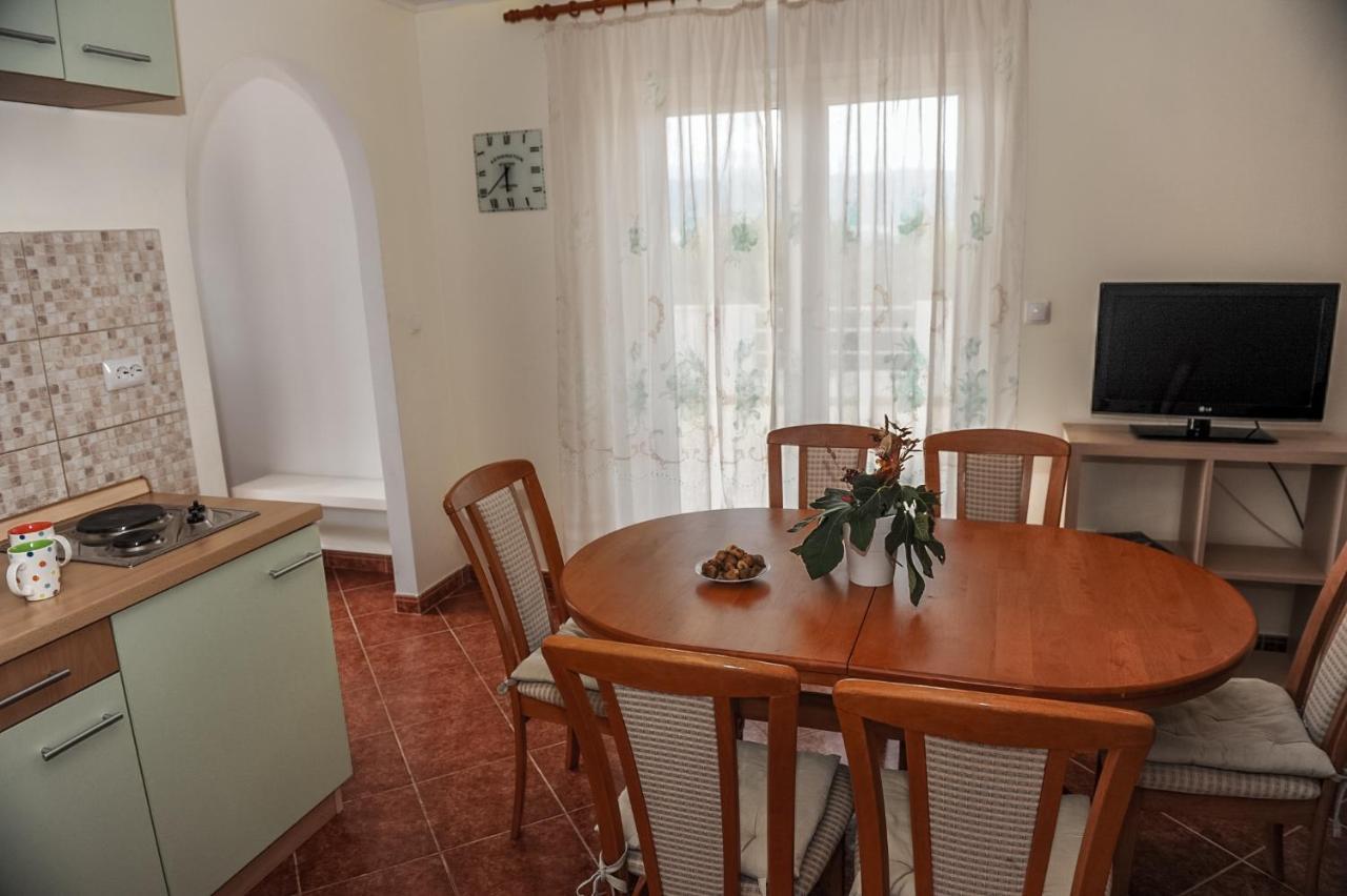 Apartments By The Sea Slatine, Ciovo - 15504 Bagian luar foto