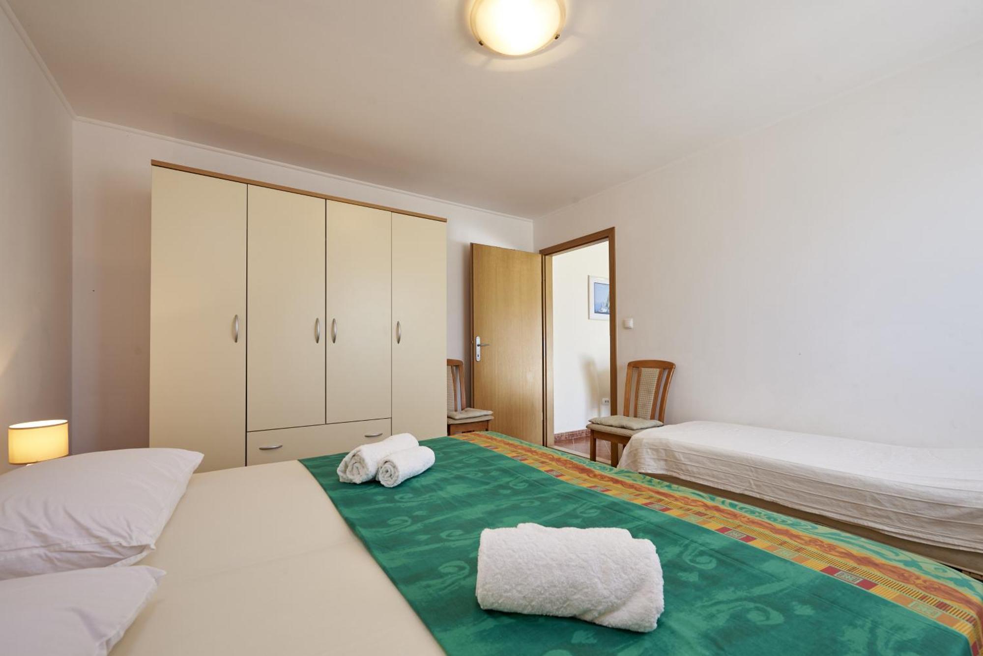 Apartments By The Sea Slatine, Ciovo - 15504 Ruang foto